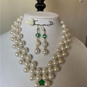Elegant Pearl and Green Bead Jewelry Set